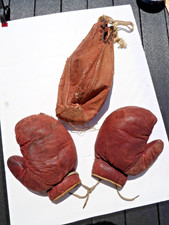 bolsa de pancadas vintage BOXING e 2 LUVAS de couro feitas J.C. HIGGINS US$ 19,95 comprar usado  Enviando para Brazil