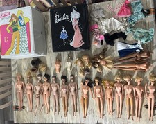 Lotto bambole barbie usato  Spedire a Italy