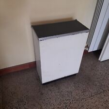 Mobiletto bagno metallo usato  Italia