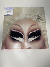Trixie mattel signed d'occasion  Expédié en Belgium
