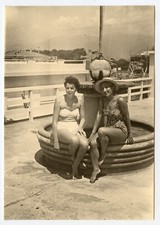 Portrait women swimsuit d'occasion  Expédié en Belgium