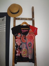 Desigual top tee d'occasion  La Ferté-Saint-Aubin