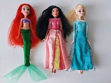 Lot poupées princesse d'occasion  Pommeuse