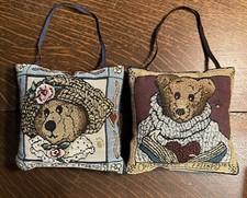 5 decorative pillow for sale  North Ridgeville