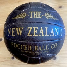 Ballon foot vintage d'occasion  Les Eyzies-de-Tayac-Sireuil