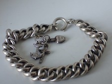 Joli bracelet vertus d'occasion Joli bracelet vertus d'occasion  Chantelle