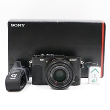 Sony cyber shot usato Sony cyber shot usato  Spedire a Italy