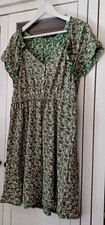 Jolie robe fleurs d'occasion  Six-Fours-les-Plages
