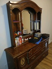 Nice dresser mirror for sale  Hebron