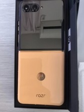 Smartphone motorola razr usato  Roma