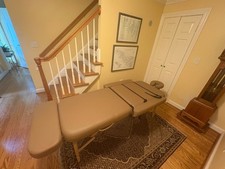 Earthlite massage table for sale  Arnold