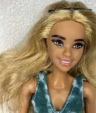 Barbie fashionistas mattel d'occasion  Expédié en Belgium