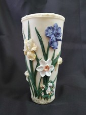 Vaso floral de resina vintage 8” de altura flores 3D, narcisos de íris, libélula comprar usado  Enviando para Brazil