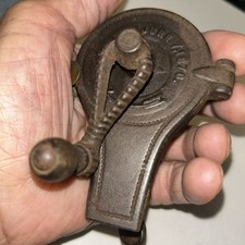 Moedor de especiarias antigo de ferro fundido ralador de noz-moscada 1870 belo exemplo The Bellows comprar usado  Enviando para Brazil
