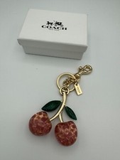 Chaveiro Coach Cherry bolsa charme ouro glitter vermelho pingente com caixa, usado comprar usado  Enviando para Brazil
