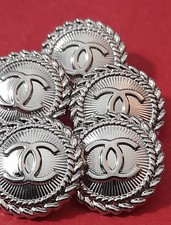 Wymienne guziki Chanel , używane, 20mm , zestaw 5 sztuk, srebrne  na sprzedaż  Wysyłka do Poland