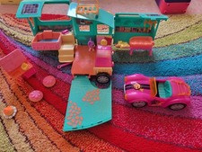 Kookyloos let mia for sale  BRISTOL