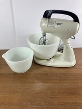 Usado, Batedores e 2 tigelas de leite pirex vintage Hamilton Beach Scovill 10 velocidades mixer modelo 020 comprar usado  Enviando para Brazil