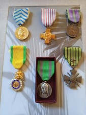 Lot medals d'occasion  Expédié en Belgium