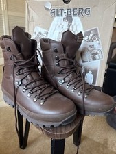 Altberg defender boots for sale  MARLBOROUGH