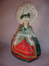 Poupee folklorique ancienne d'occasion Poupee folklorique ancienne d'occasion  Évin-Malmaison