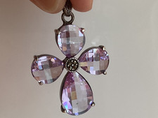 Pendentif croix fleur d'occasion  Expédié en Belgium