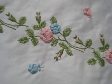 Coton satiné broderies d'occasion  Paris IV