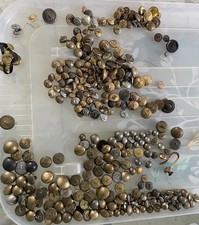 Gros lot boutons d'occasion  Carry-le-Rouet