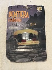 Dentiera horror feste usato  Castelfranco Emilia