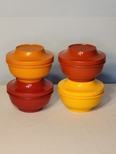 Four vintage tupperware d'occasion  Expédié en Belgium