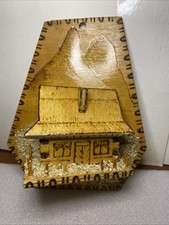 Vintage ESCULPIDO À MÃO Casa de Madeira Em Um Lado De Montanha Na Polônia Assinado Pendurado comprar usado  Enviando para Brazil