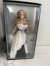  Vestido Barbie com miçangas etiqueta platina boneca colecionadora preto branco vestido loiro  comprar usado  Enviando para Brazil