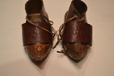 Old pair clogs d'occasion  Expédié en Belgium