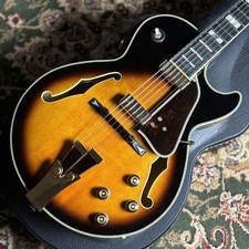 Guitare électrique hollow d'occasion Guitare électrique hollow d'occasion  Expédié en France