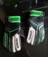 Kids goalkeeper gloves for sale  WISHAW
