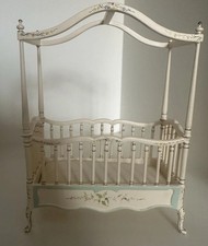 Jiayi dolls house for sale  BURTON-ON-TRENT