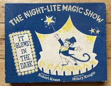 SIGNED Hilary Knight Night-Lite Magic Show 1975 Glow Art Plates Boxed Scarce comprar usado  Enviando para Brazil