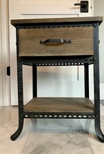Accent end table for sale  Chicago
