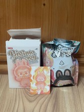 Pop mart labubu usato  Cannobio