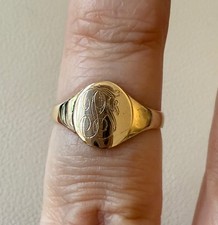 Dainty vintage 9ct for sale  ROYSTON