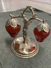 Agitadores de sal e pimenta vintage de morango pendurados em vidro vermelho dos anos 1960 banhados a prata  comprar usado  Enviando para Brazil