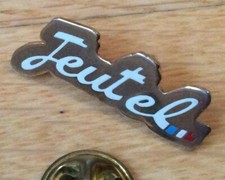 Pin lapel pins d'occasion  Les Lilas