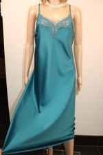 Stunning teal silky for sale  DERBY