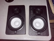 2 alto-falantes YAMAHA HS5 e 1 Yamaha Hs8s e 2 no palco sms6000 comprar usado 2 alto-falantes YAMAHA HS5 e 1 Yamaha Hs8s e 2 no palco sms6000 comprar usado  Enviando para Brazil
