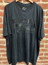 Usado, Camiseta Nike Kobe Bryant "LEGENDS LIVE FOREVER" Dri Fit 465630 2XLT Preta T30 comprar usado Usado, Camiseta Nike Kobe Bryant "LEGENDS LIVE FOREVER" Dri Fit 465630 2XLT Preta T30 comprar usado  Enviando para Brazil