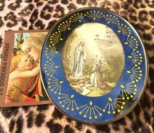 QUADRO DE ESPELHO DE PAREDE OVAL RELIGIOSO FRANCÊS DÉCADA DE 1920 LATÃO ~ LOURDES APARIÇÃO MARIANA comprar usado  Enviando para Brazil
