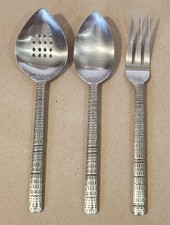 Lisa Jenks *Tatuagem* Aço Inoxidável 3 peças 10" Conjunto de Garfo Colher Descontinuado comprar usado Lisa Jenks *Tatuagem* Aço Inoxidável 3 peças 10" Conjunto de Garfo Colher Descontinuado comprar usado  Enviando para Brazil