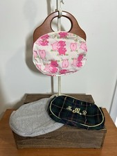 Bolsa de mão vintage Banner House alças de madeira com 3 capas rosa porco xadrez cinza comprar usado Bolsa de mão vintage Banner House alças de madeira com 3 capas rosa porco xadrez cinza comprar usado  Enviando para Brazil