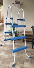 Scaletta per piscina usato  Cesena