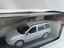 Vagão Volkswagen Bora Jetta prata MINICHAMPS em escala 1/43 comprar usado  Enviando para Brazil